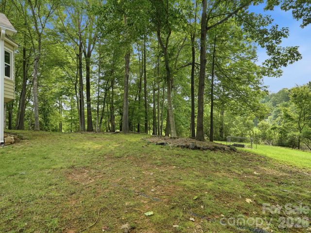 401 Brenwyck Court, Matthews, NC 28105