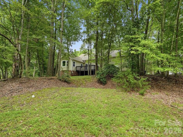 401 Brenwyck Court, Matthews, NC 28105