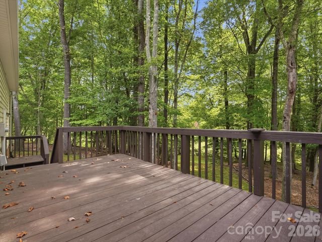 401 Brenwyck Court, Matthews, NC 28105