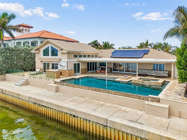 2038 CAROLINA AVENUE NE, St Petersburg, FL 33703