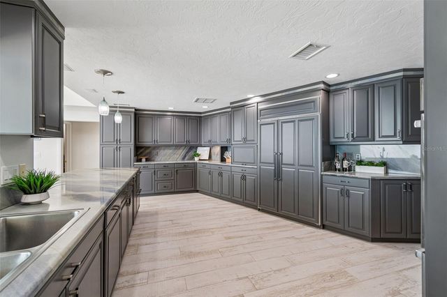 2038 CAROLINA AVENUE NE, St Petersburg, FL 33703