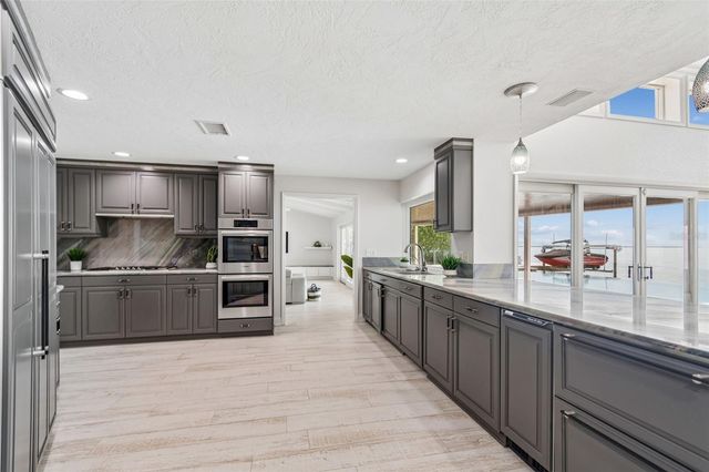 2038 CAROLINA AVENUE NE, St Petersburg, FL 33703