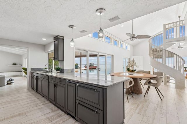 2038 CAROLINA AVENUE NE, St Petersburg, FL 33703