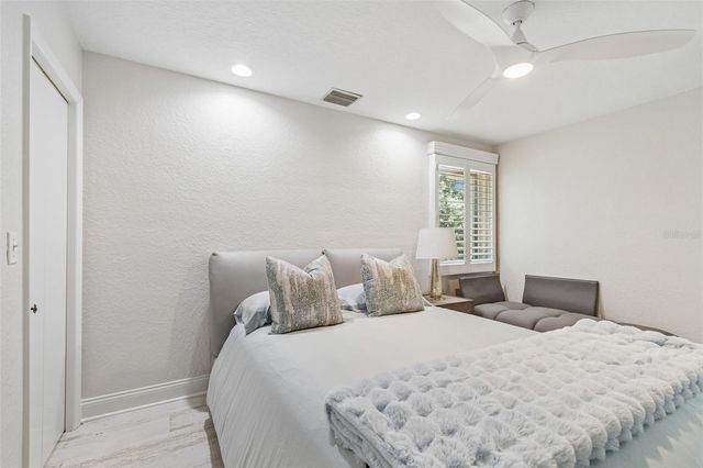 2038 CAROLINA AVENUE NE, St Petersburg, FL 33703