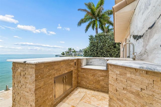 2038 CAROLINA AVENUE NE, St Petersburg, FL 33703