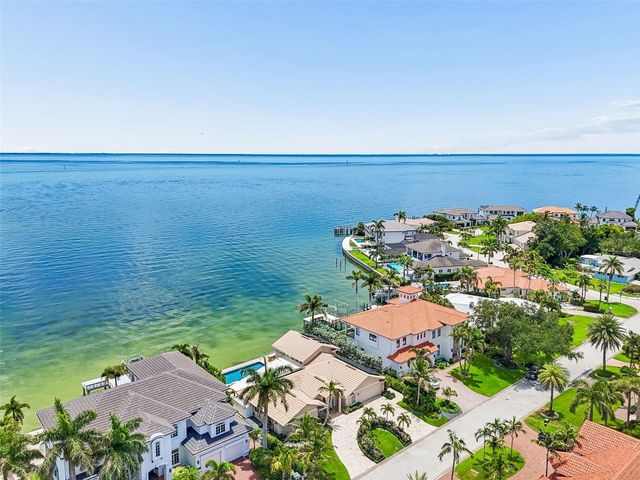 2038 CAROLINA AVENUE NE, St Petersburg, FL 33703