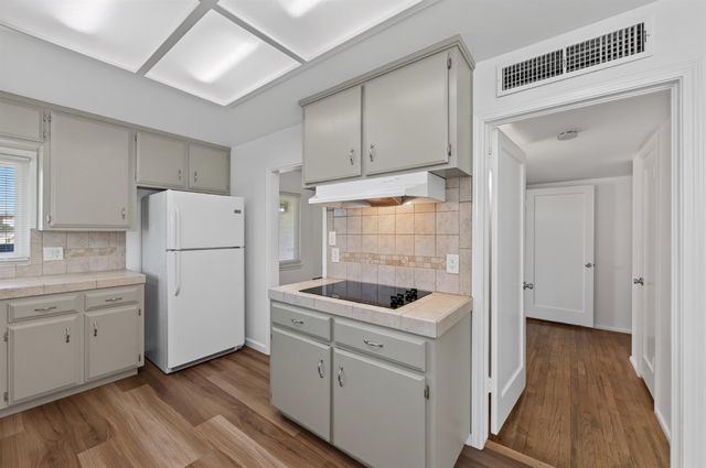1506 W University Avenue, Fresno, CA 93705