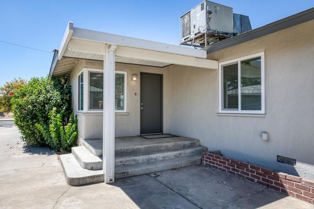 1506 W University Avenue, Fresno, CA 93705