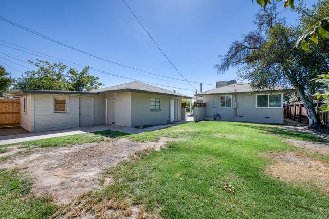 1506 W University Avenue, Fresno, CA 93705