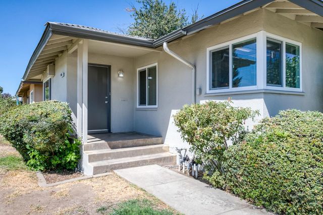1506 W University Avenue, Fresno, CA 93705