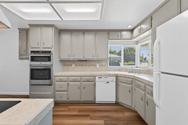 1506 W University Avenue, Fresno, CA 93705