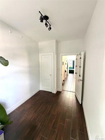 51-56 48th Street 2nd Flr, Woodside, NY 11377