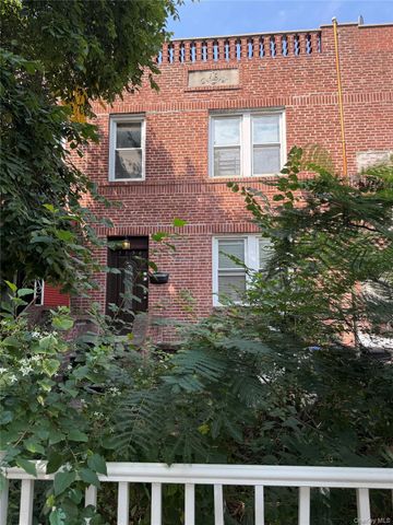 51-56 48th Street 2nd Flr, Woodside, NY 11377