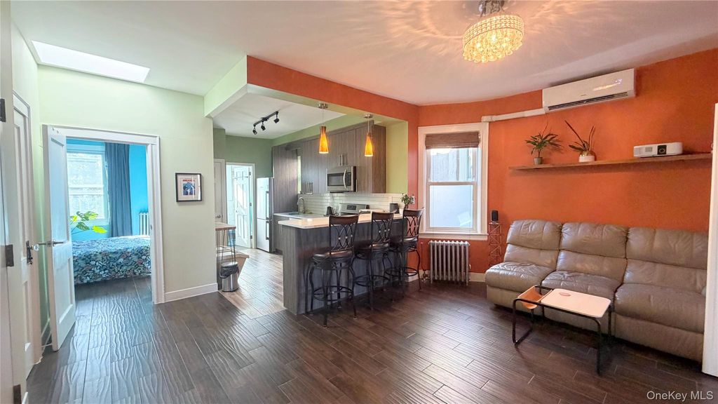51-56 48th Street 2nd Flr, Woodside, NY 11377