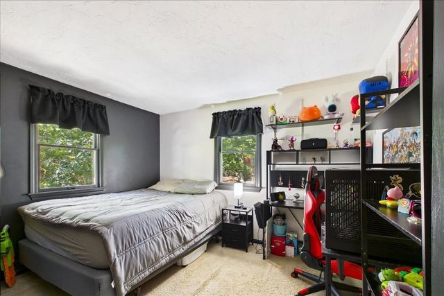 34 Skylark Ave, Plymouth, MA 02360
