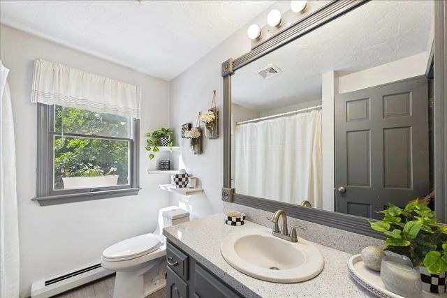 34 Skylark Ave, Plymouth, MA 02360