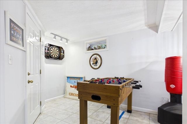 34 Skylark Ave, Plymouth, MA 02360