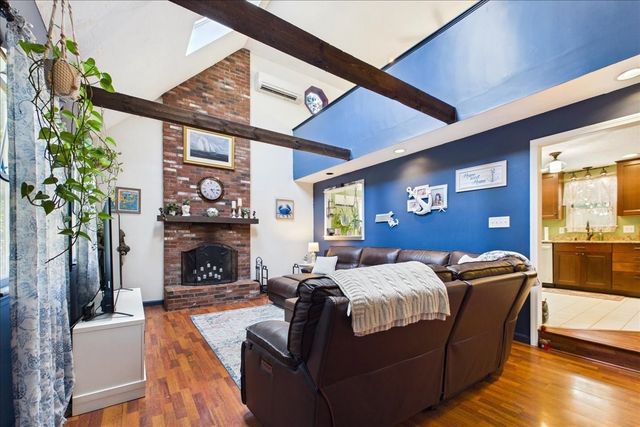 34 Skylark Ave, Plymouth, MA 02360