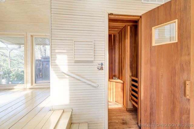 6738 S Louisville Avenue, Tulsa, OK 74136