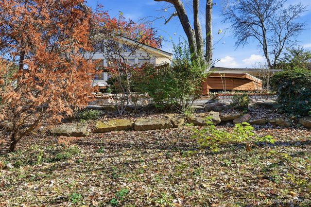 6738 S Louisville Avenue, Tulsa, OK 74136