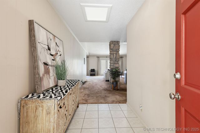 6738 S Louisville Avenue, Tulsa, OK 74136