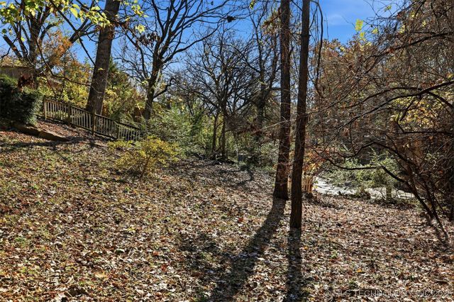 6738 S Louisville Avenue, Tulsa, OK 74136