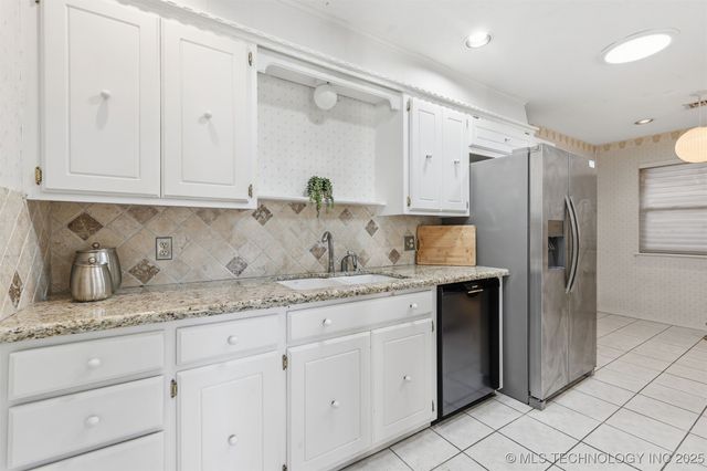 6738 S Louisville Avenue, Tulsa, OK 74136