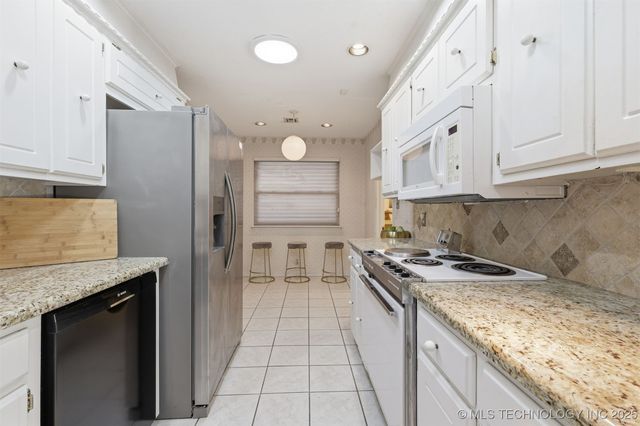 6738 S Louisville Avenue, Tulsa, OK 74136