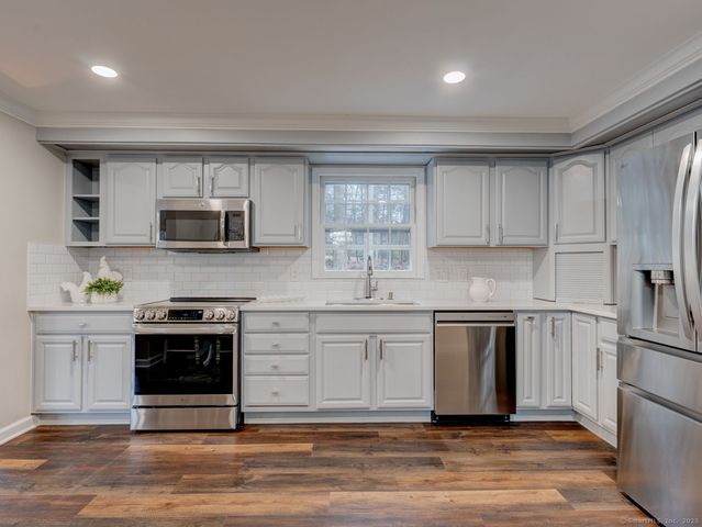 143 Juniper Drive, Avon, CT 06001