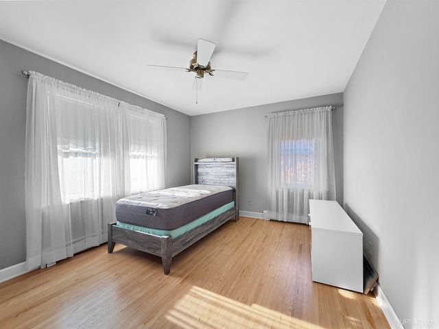 1617 S 17th Avenue, Escanaba, MI 49829