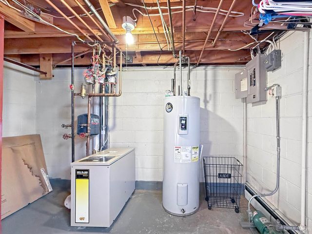 1617 S 17th Avenue, Escanaba, MI 49829