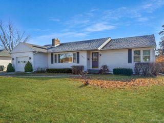 1617 S 17th Avenue, Escanaba, MI 49829
