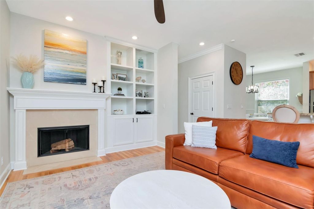 Image 21 of property listing at 4703 S DAUPHIN AVENUE, Tampa, FL 33611