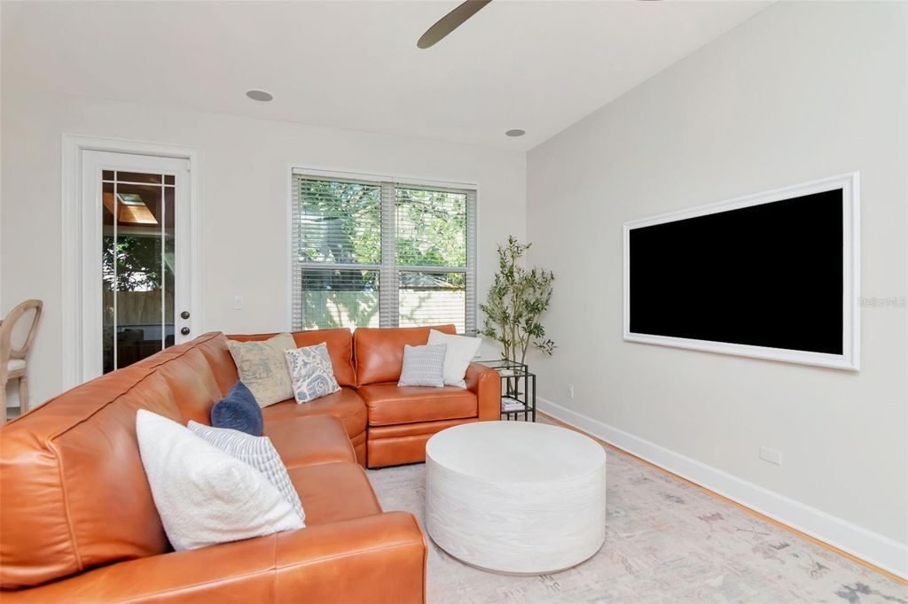 Image 24 of property listing at 4703 S DAUPHIN AVENUE, Tampa, FL 33611