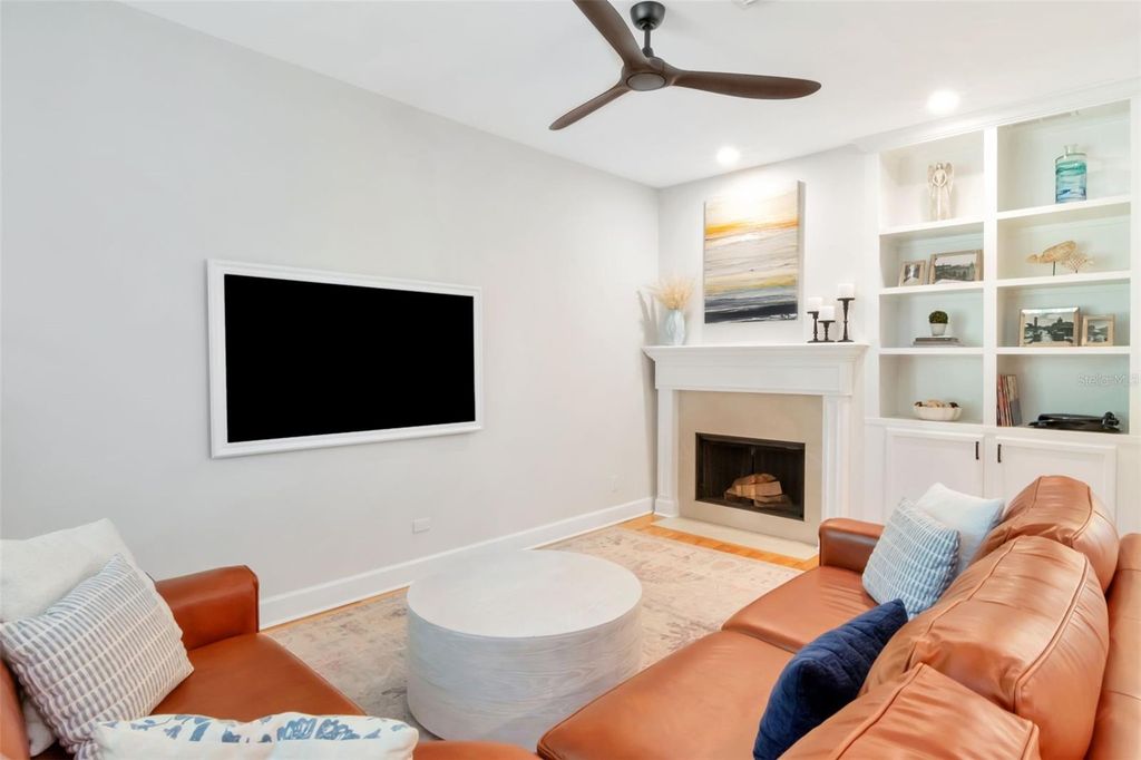 Image 26 of property listing at 4703 S DAUPHIN AVENUE, Tampa, FL 33611