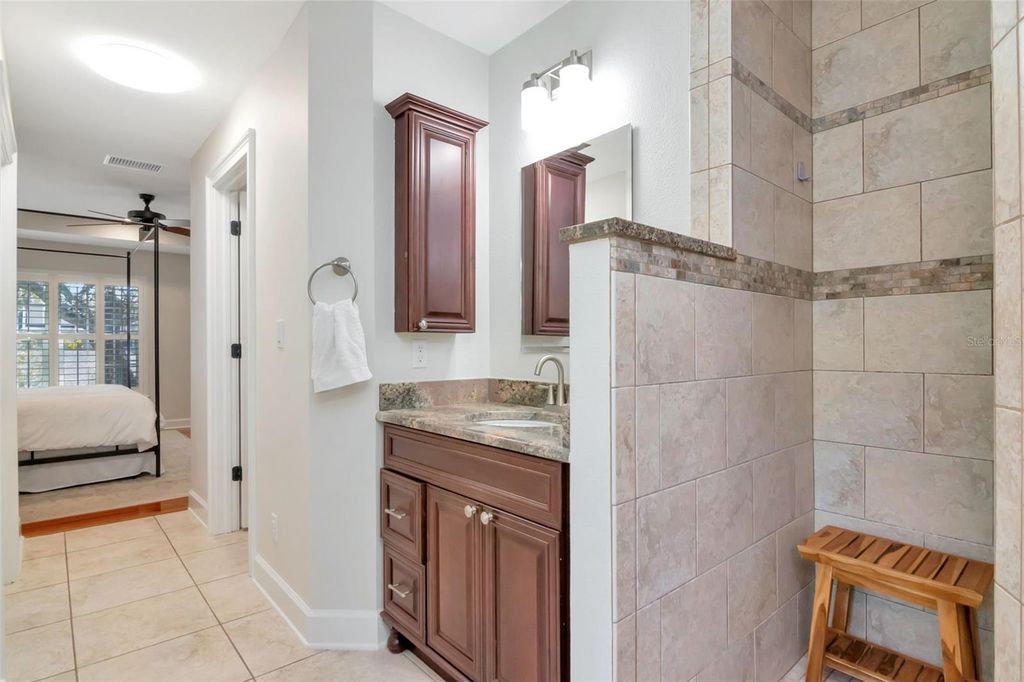 Image 28 of property listing at 4703 S DAUPHIN AVENUE, Tampa, FL 33611