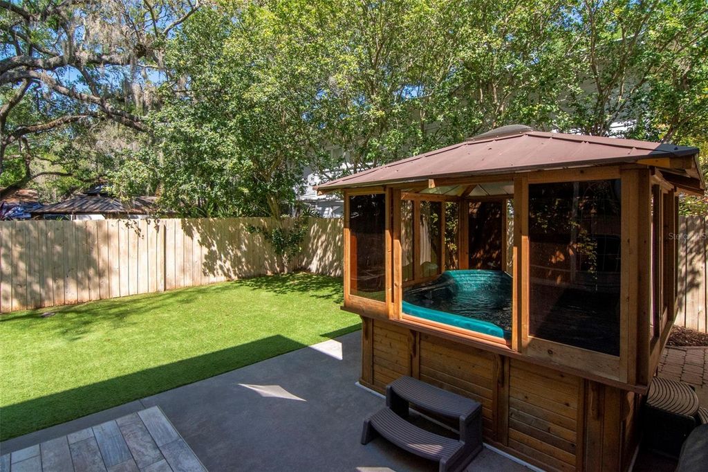 Image 34 of property listing at 4703 S DAUPHIN AVENUE, Tampa, FL 33611