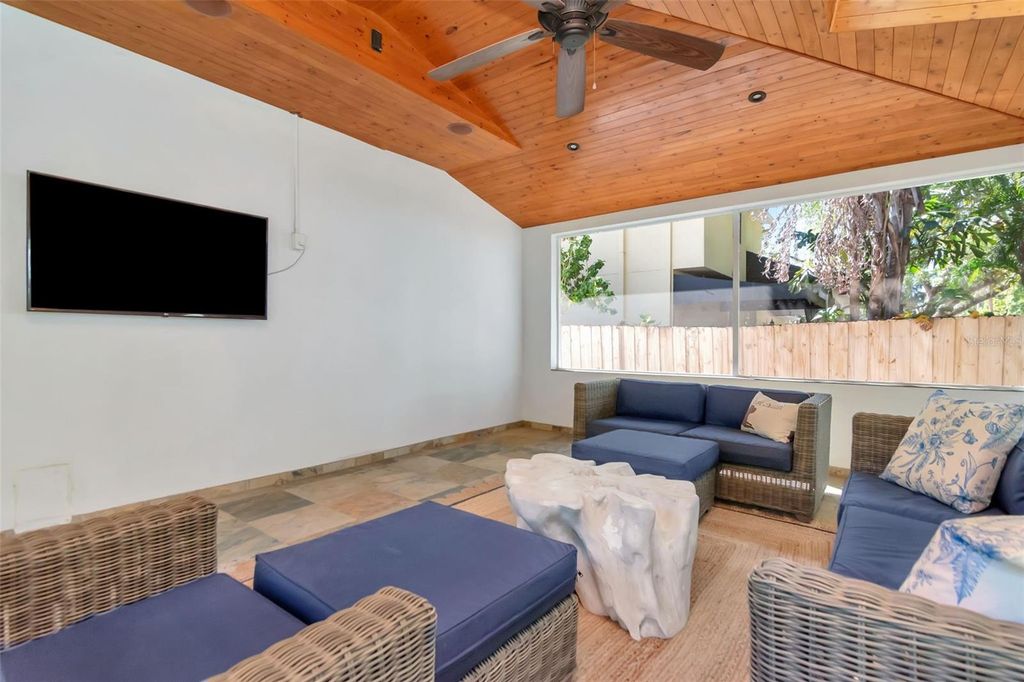 Image 41 of property listing at 4703 S DAUPHIN AVENUE, Tampa, FL 33611