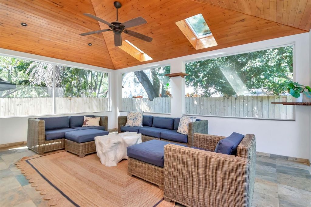 Image 42 of property listing at 4703 S DAUPHIN AVENUE, Tampa, FL 33611