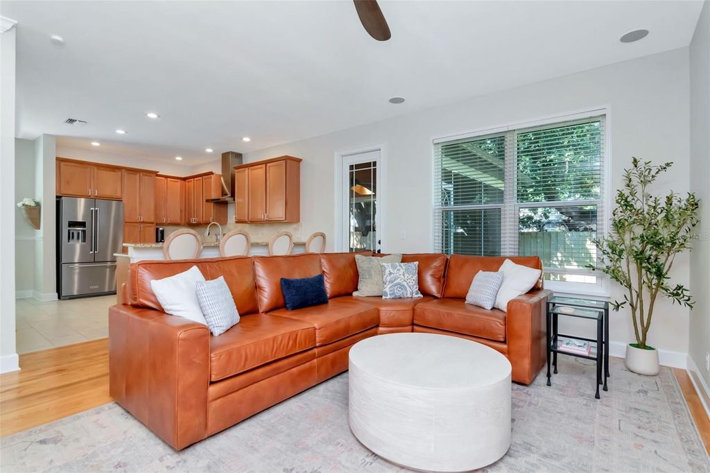 Image 7 of property listing at 4703 S DAUPHIN AVENUE, Tampa, FL 33611