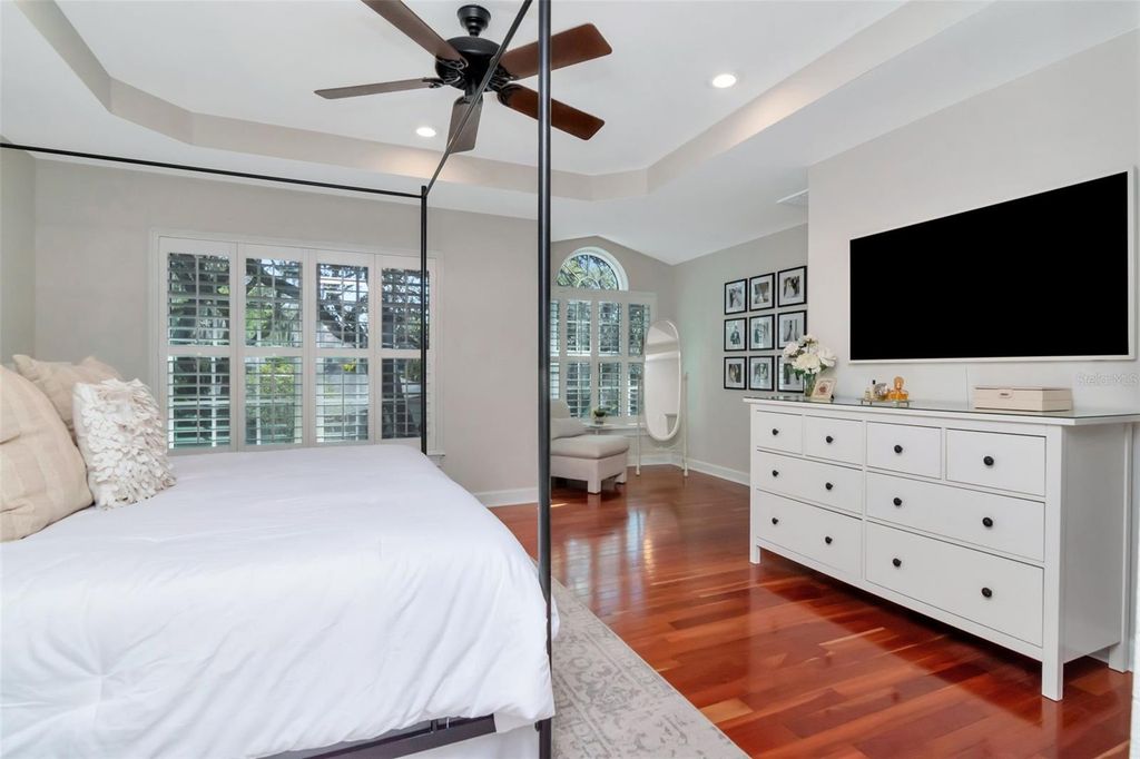 Image 9 of property listing at 4703 S DAUPHIN AVENUE, Tampa, FL 33611