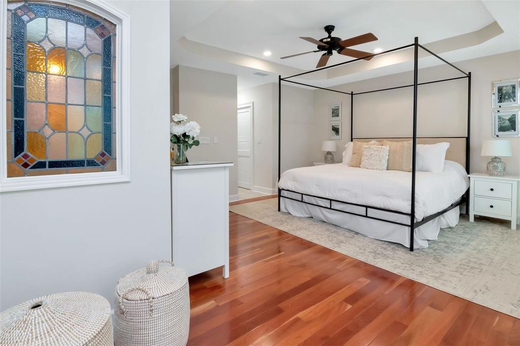 Image 10 of property listing at 4703 S DAUPHIN AVENUE, Tampa, FL 33611