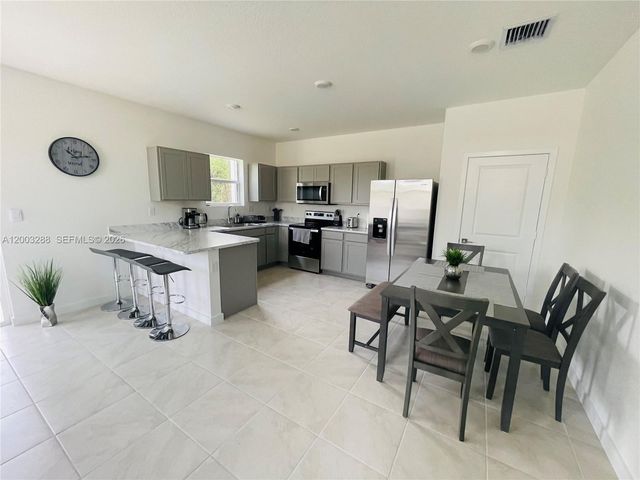 916 SE 19th Street 916, Homestead, FL 33034