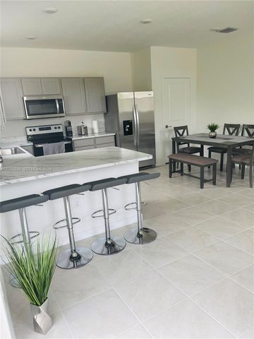916 SE 19th Street 916, Homestead, FL 33034