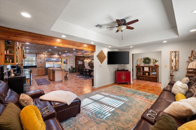 501 N Mount Street, Fairfield, TX 75840