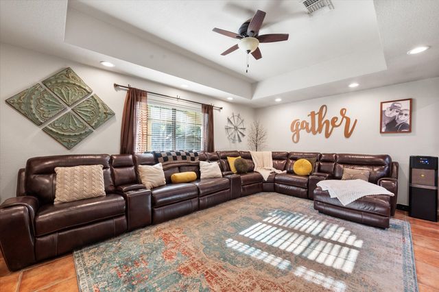 501 N Mount Street, Fairfield, TX 75840
