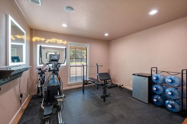 501 N Mount Street, Fairfield, TX 75840