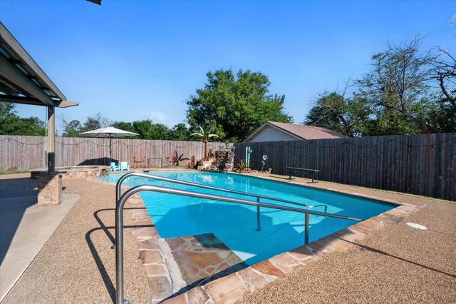 501 N Mount Street, Fairfield, TX 75840