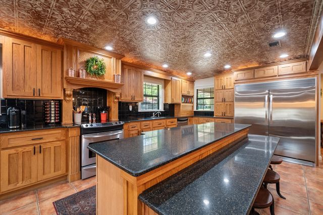 501 N Mount Street, Fairfield, TX 75840