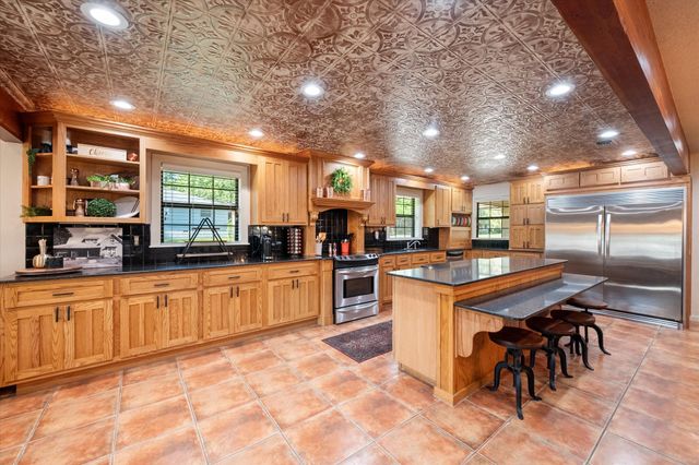 501 N Mount Street, Fairfield, TX 75840